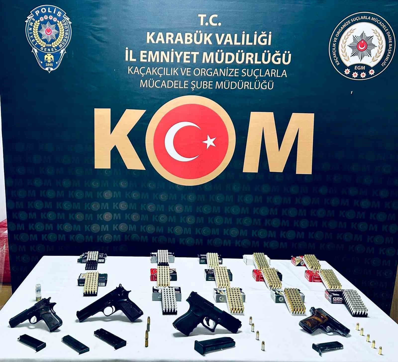 Karabük’te silah operasyonu: 4 tabanca ve yüzlerce fişek ele geçirildi