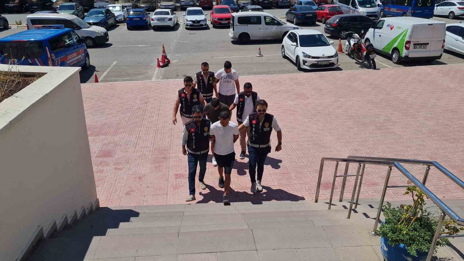 Katil zanlısının yargılanmasına devam edildi
