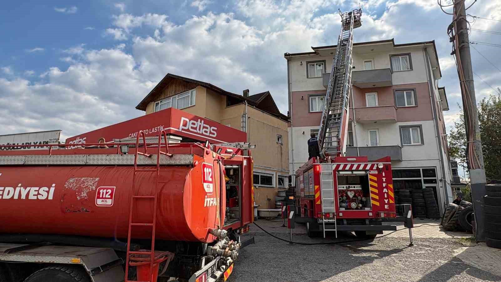 Çatıda yapılan tadilat yangına sebep oldu