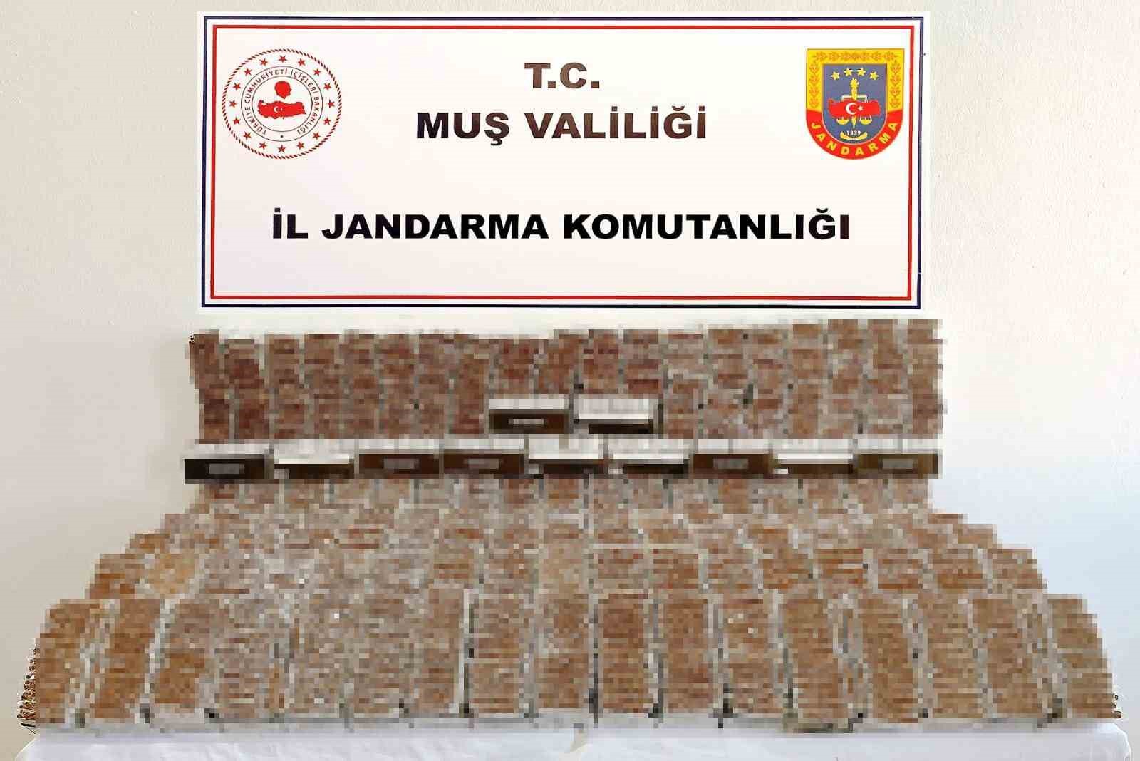 Muş’ta 40 bine yakın dolu makaron ele geçirildi