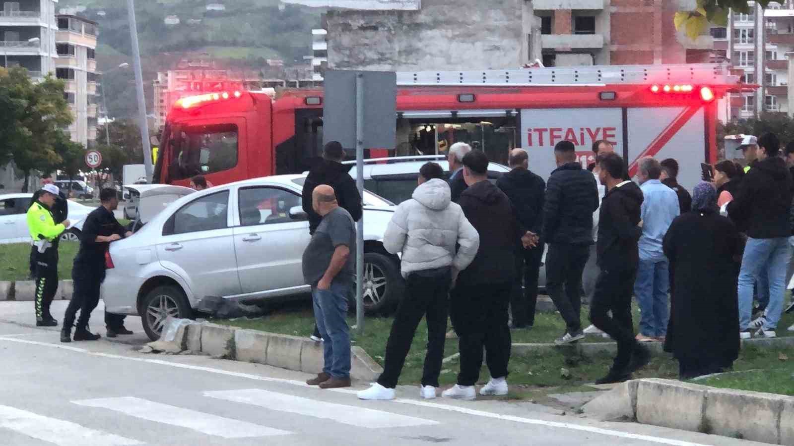 Samsun’da sıkışmalı trafik kazası: 2 yaralı