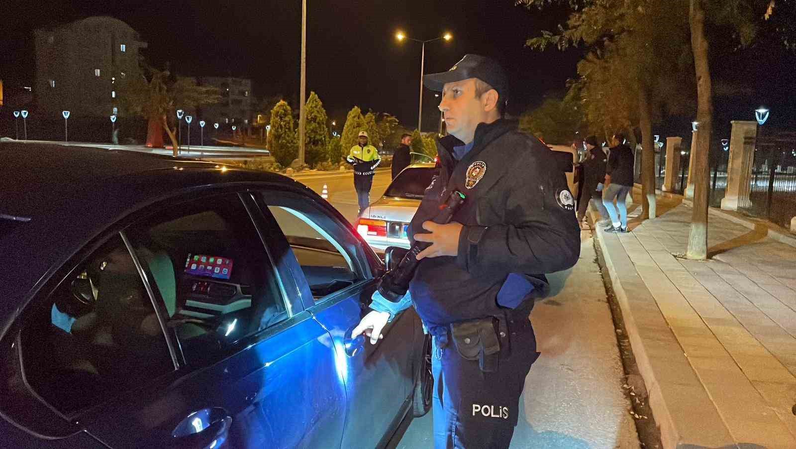 Karaman polisinden kent merkezinde ’şok’ asayiş uygulaması
