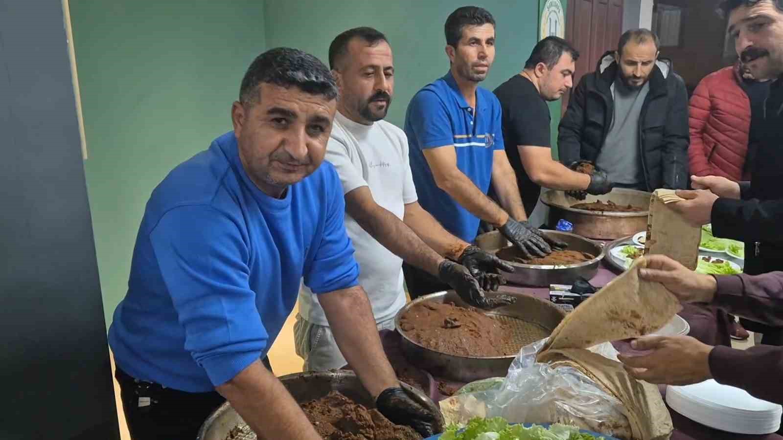 Türkiye gol yağdırdı, galibiyeti acıyla kutladılar