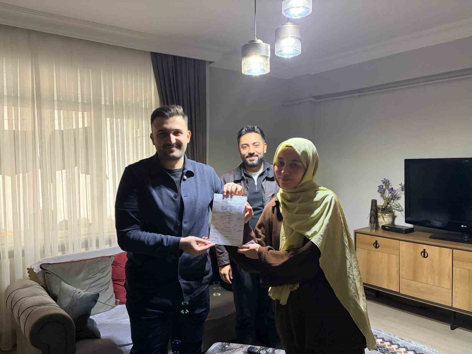 AK Parti İstanbul Gençlik Kolları&rsquo;ndan 10 bin 736 haneye ziyaret