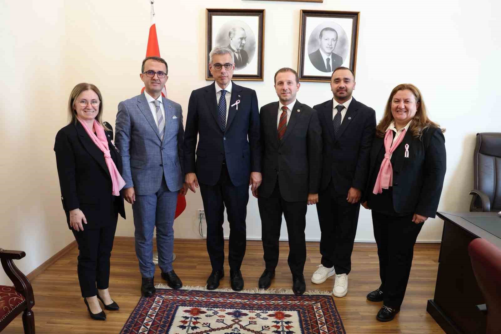 Bursa Kanserle Savaş Derneği’nden Sağlık Bakanı Memişoğlu’na ziyaret