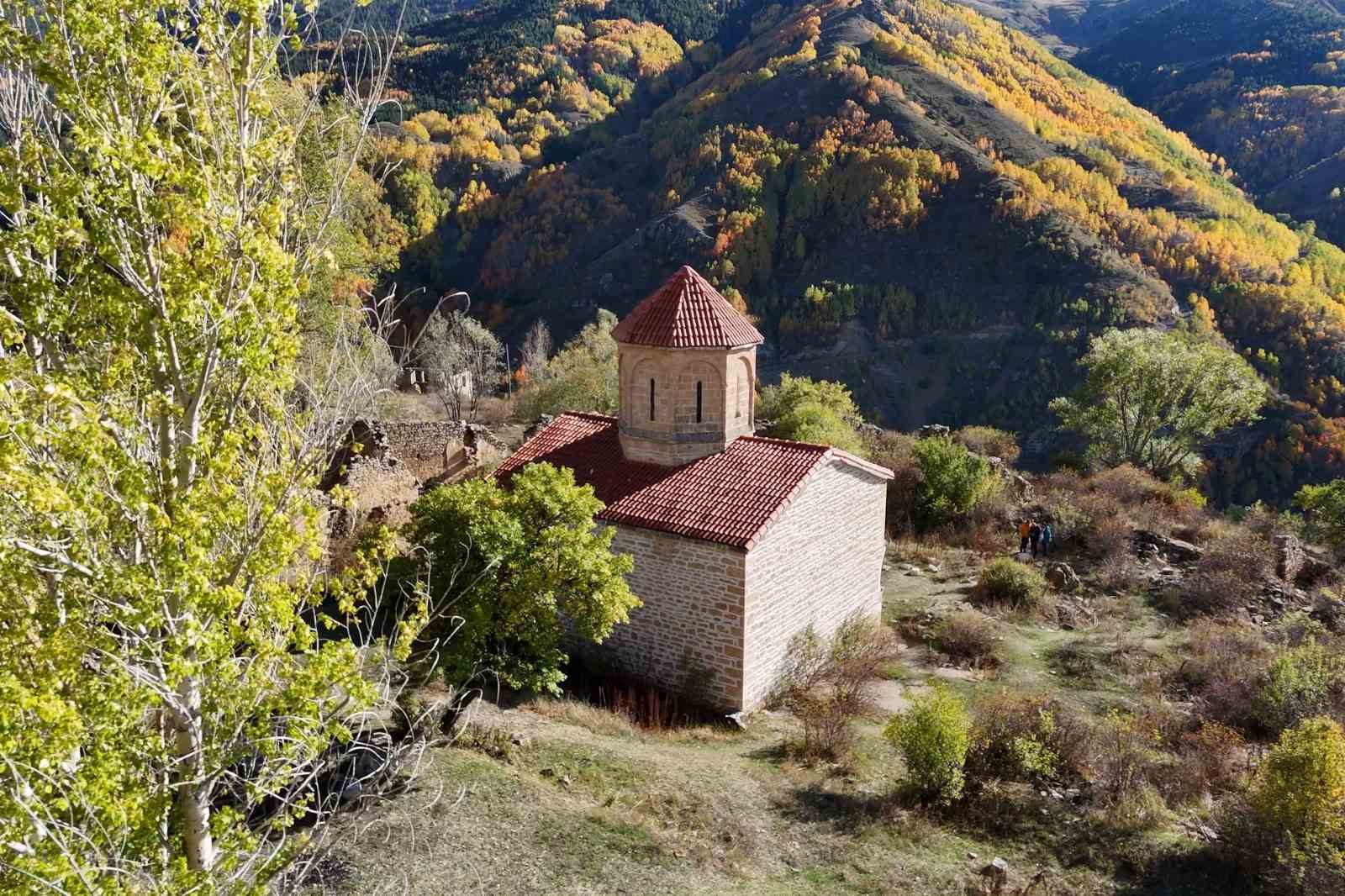 Gümüşhane’de 675 yıllık tarih sonbahar renkleriyle buluştu