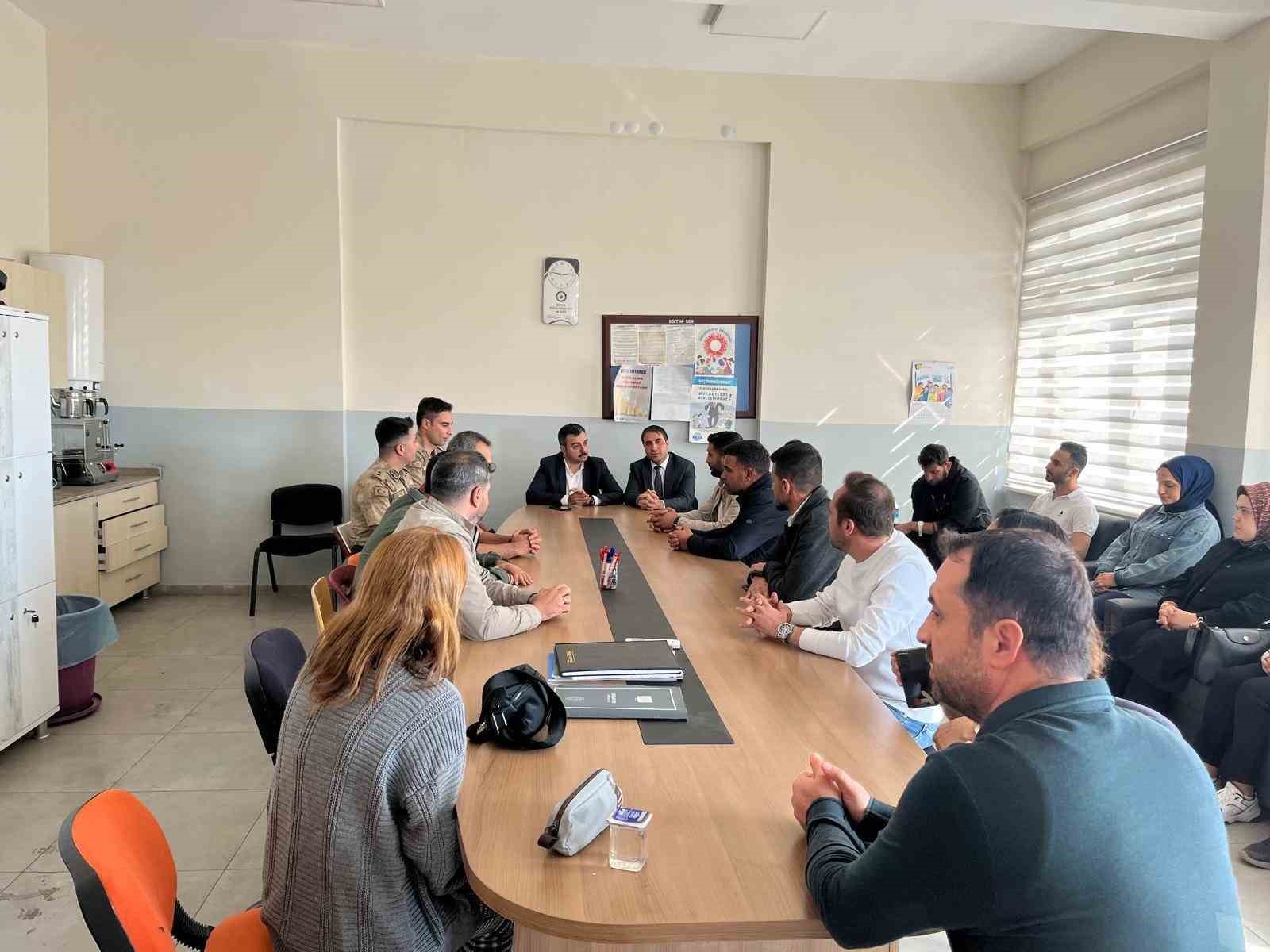 Kaymakam Atış, öğretmenlerle bir araya geldi