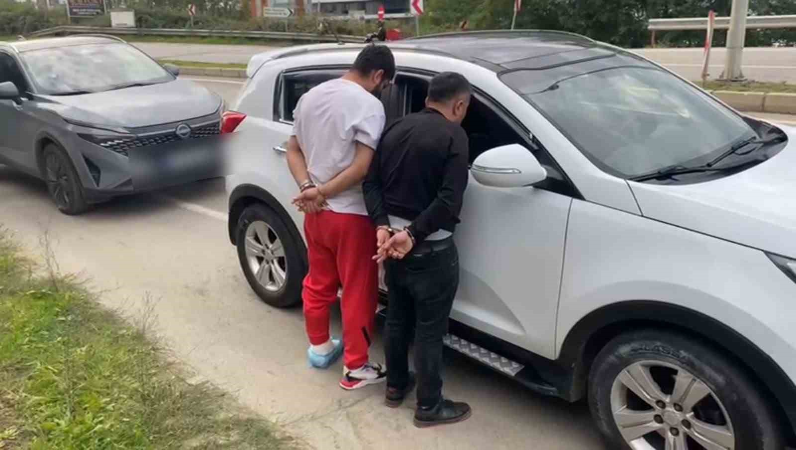 Samsun polisinden nefes kesen takip: 1 kilo 830 gram metamfetamin ele geçirildi