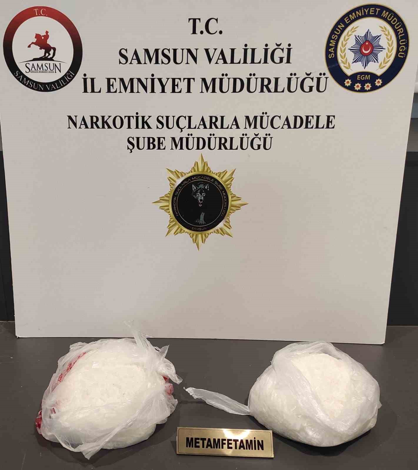 Samsun polisinden nefes kesen takip: 1 kilo 830 gram metamfetamin ele geçirildi