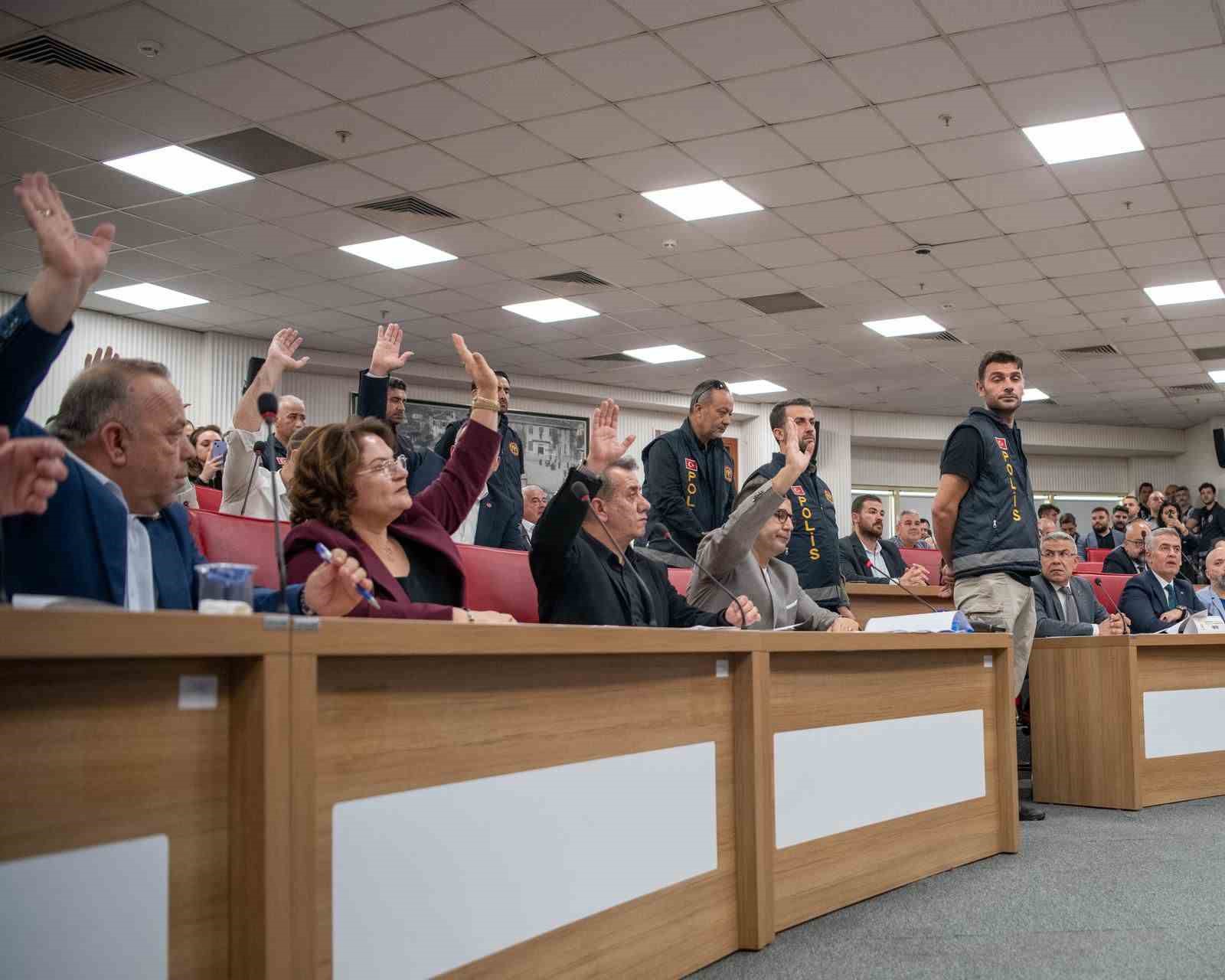 Başkan G&uuml;nel: &rsquo;B&uuml;y&uuml;kşehir&rsquo;in y&uuml;k&uuml;n&uuml; alıyoruz&rsquo;
