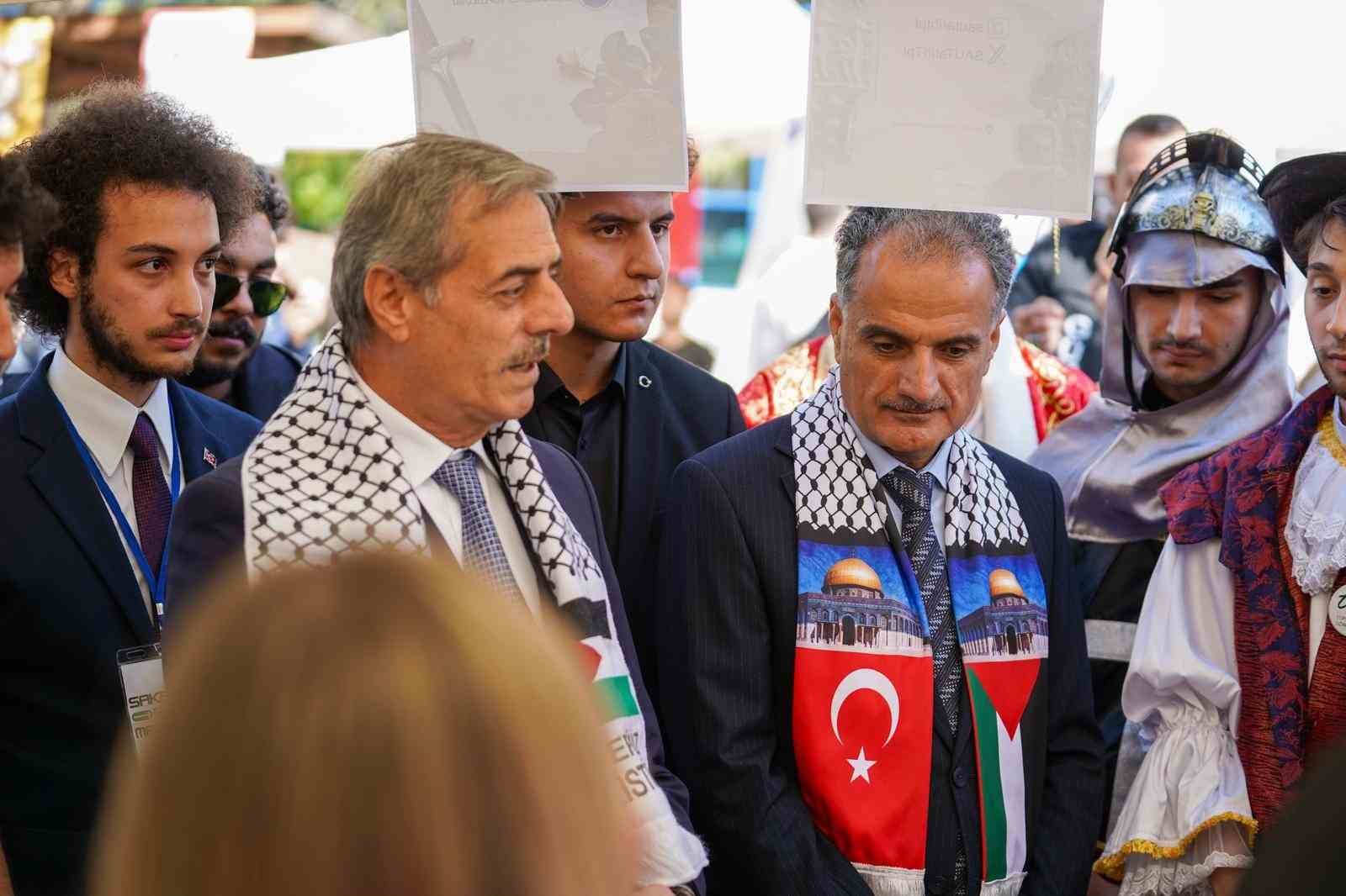Kamp&uuml;ste festival havası: Topluluk tanıtım g&uuml;nleri başladı
