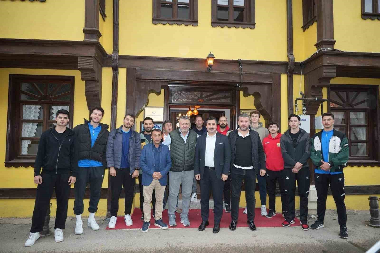 Yenişehir Belediyespor‘da hedef 1 lig
