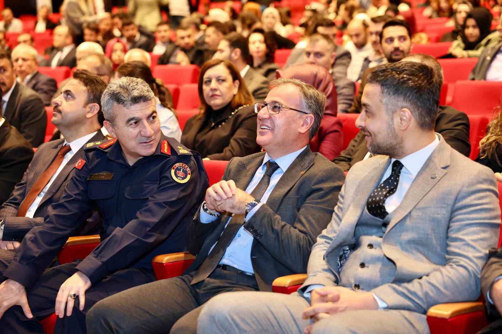 Başkan Özdoğan, Hacılar&rsquo;daki kentsel dönüşüm tecrübelerini aktardı