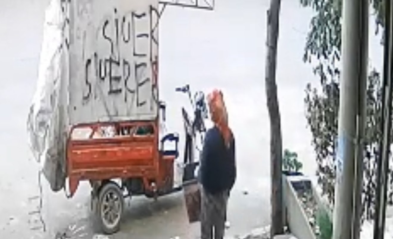 Sanayi sitesindeki hırsızlık güvenlik kamerasında