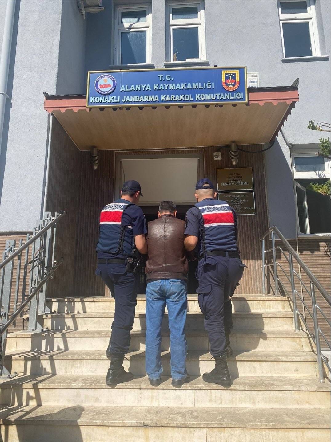 JASAT, son &uuml;&ccedil; g&uuml;nde 208 aranan şahsı yakaladı
