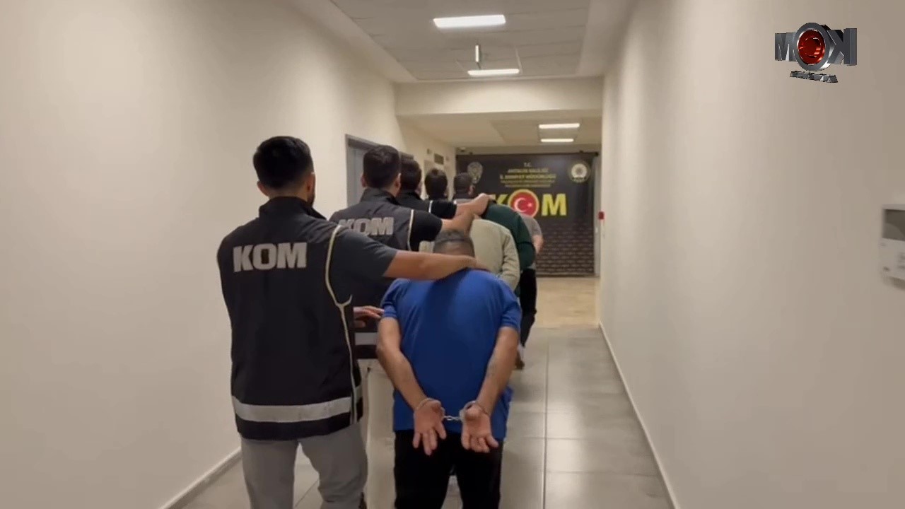 Antalya&rsquo;da iş yeri kurşunlayan ve hara&ccedil; isteyen 5 ş&uuml;pheli tutuklandı
