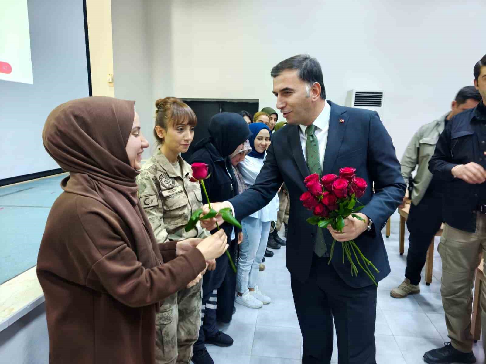 &Ccedil;emişgezek&rsquo;te  &lsquo;Kadına Y&ouml;nelik Şiddetle M&uuml;cadelede&rsquo; programı
