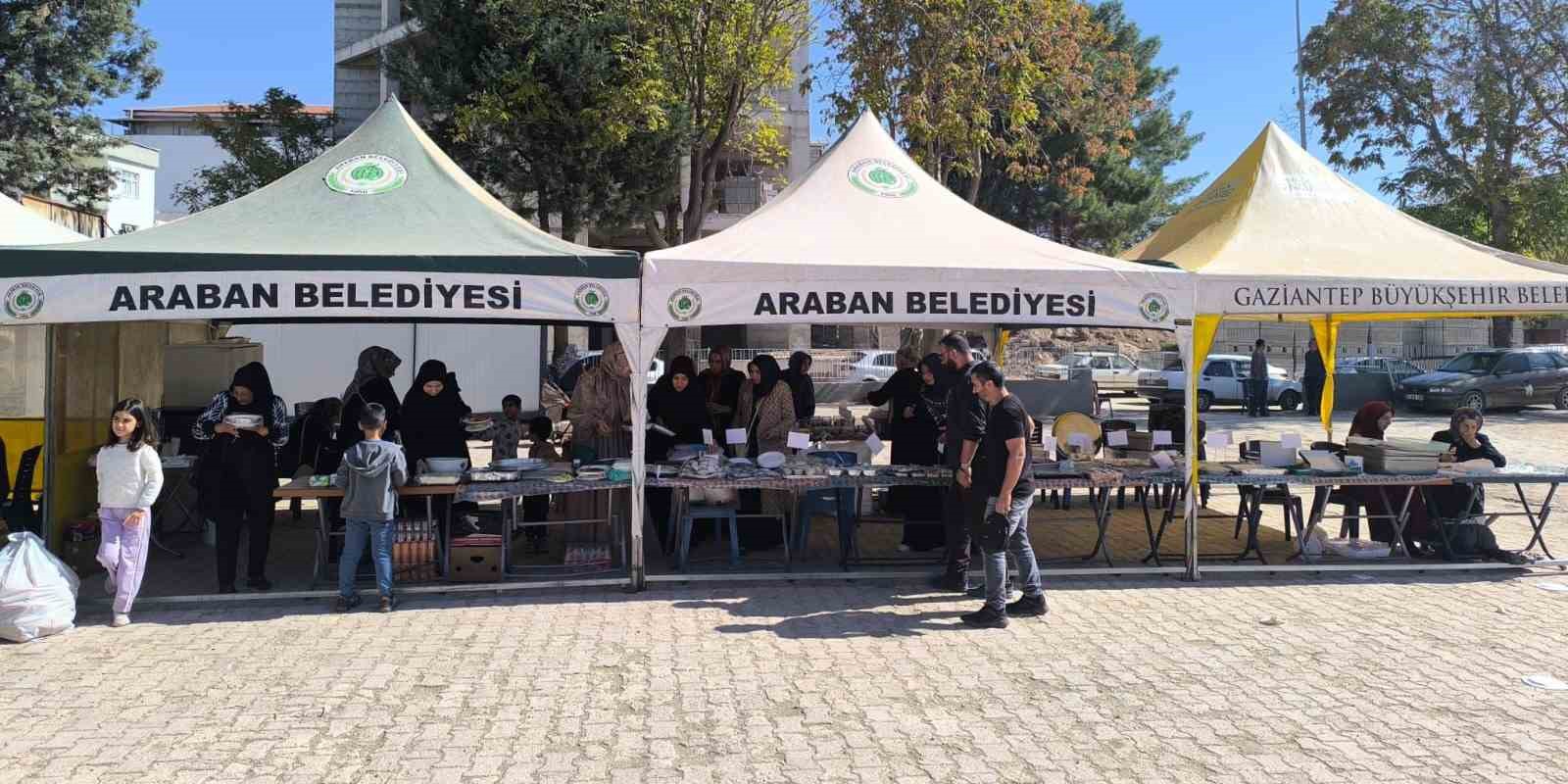 Araban’da hayırseverlerden Gazze yararına hayır çarşısı