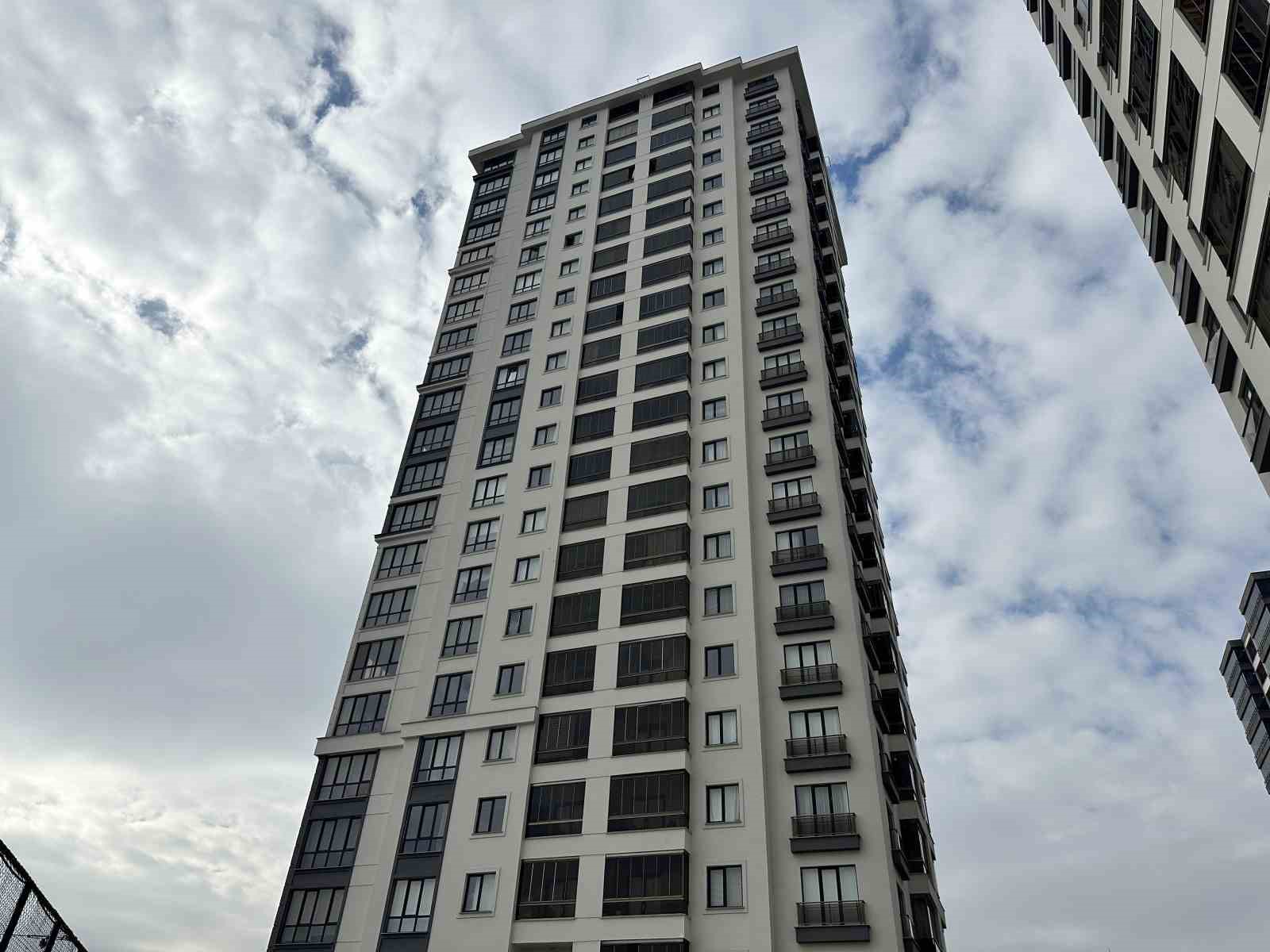 Binanın 14. katından düşerek ölen kadının nişanlısı ilk duruşmada tahliye edildi