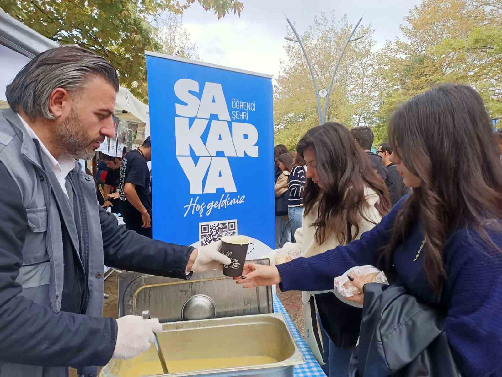 Sakarya Büyükşehir’den üniversiteli gençlerin içini ısıtan hareket