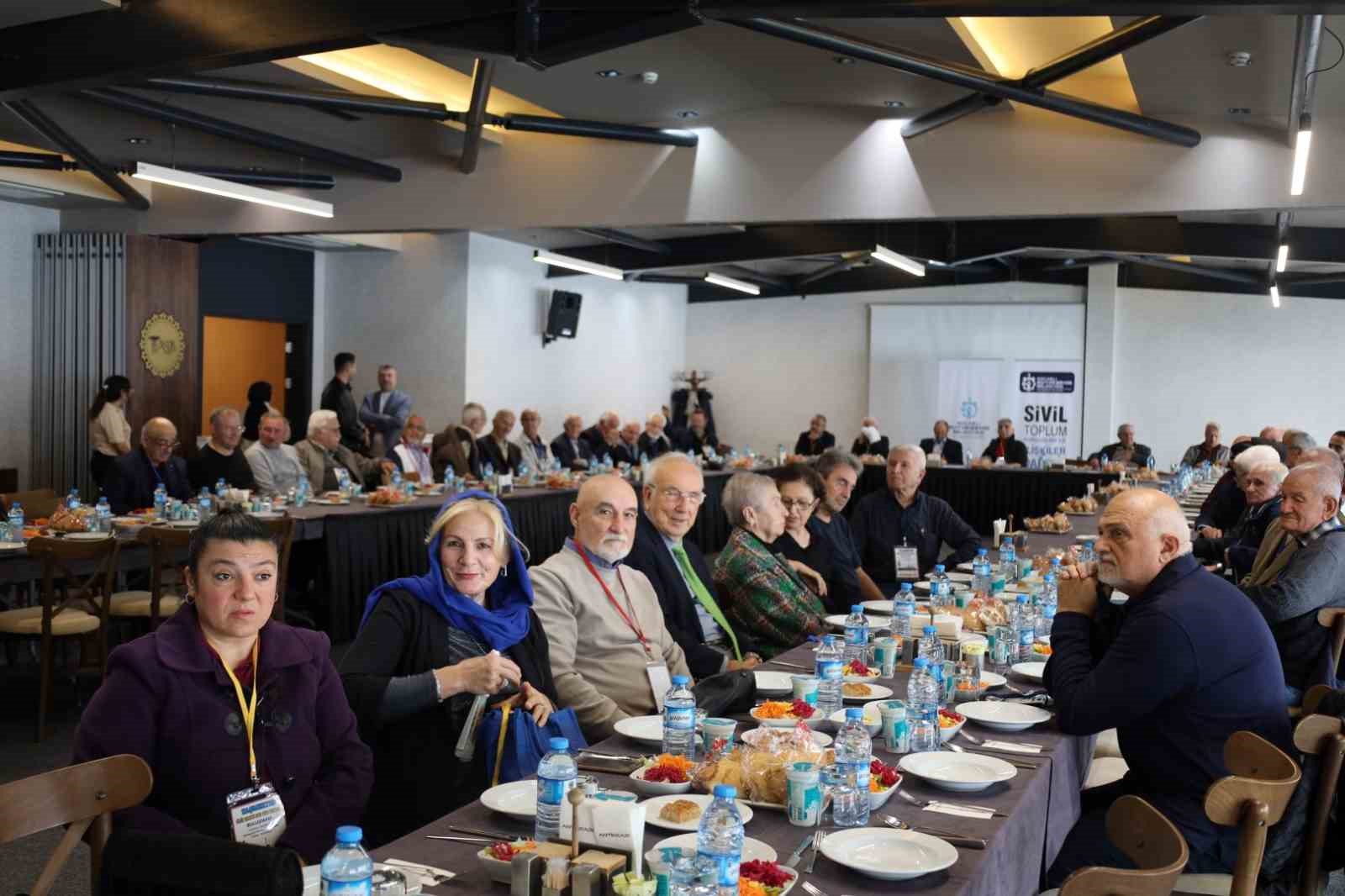 60 yıllık mezunların hatıralarla dolu yolculuğu