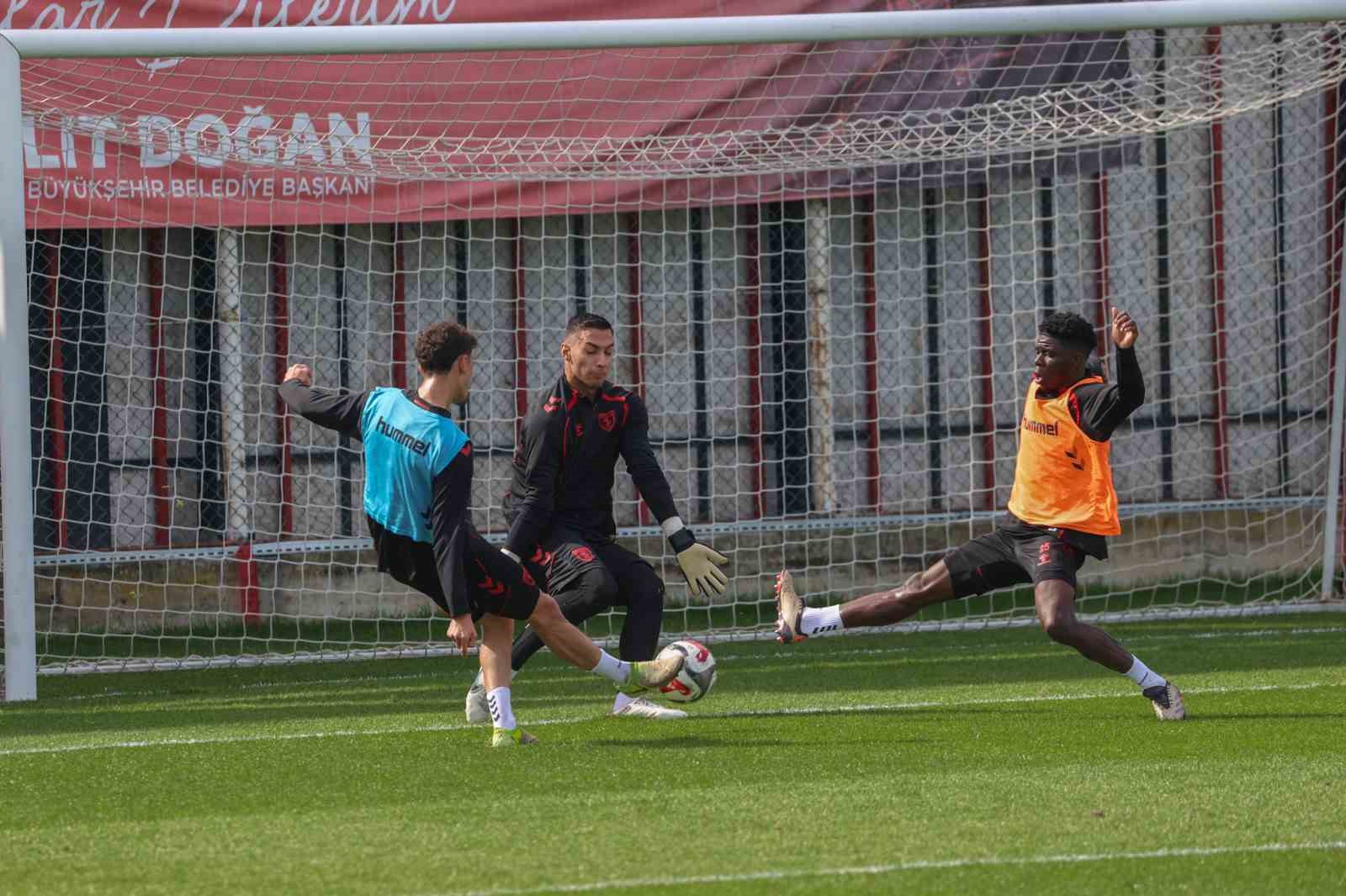 Samsunspor’un yıldızları, milli takımlarında parladı