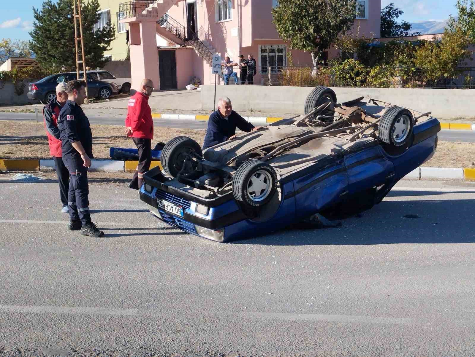 Sivas’ta devrilen araçta yaralanan olmadı