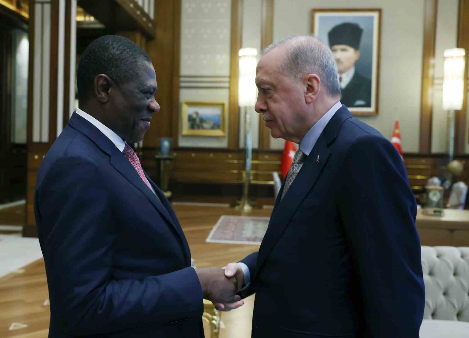 Cumhurbaşkanı Erdoğan, Güney Afrika Cumhuriyeti Cumhurbaşkanı Yardımcısı Mashatile’yi kabul etti