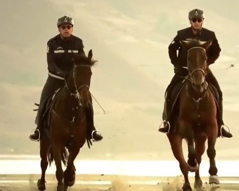 Van G&ouml;l&uuml; kıyılarında atlı jandarma n&ouml;beti
