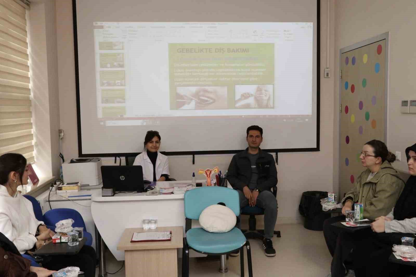 Gebe okulunda diş sağlığı eğitimi