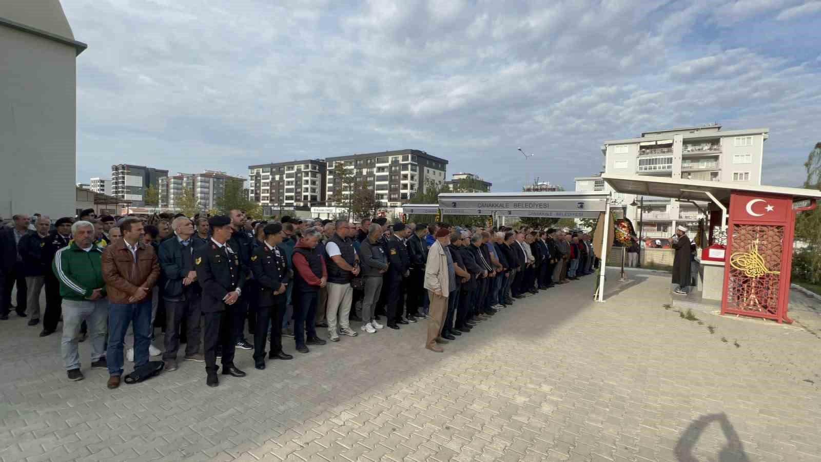 Komşu kavgasında vurularak öldürülen emekli astsubay son yolculuğuna uğurlandı
