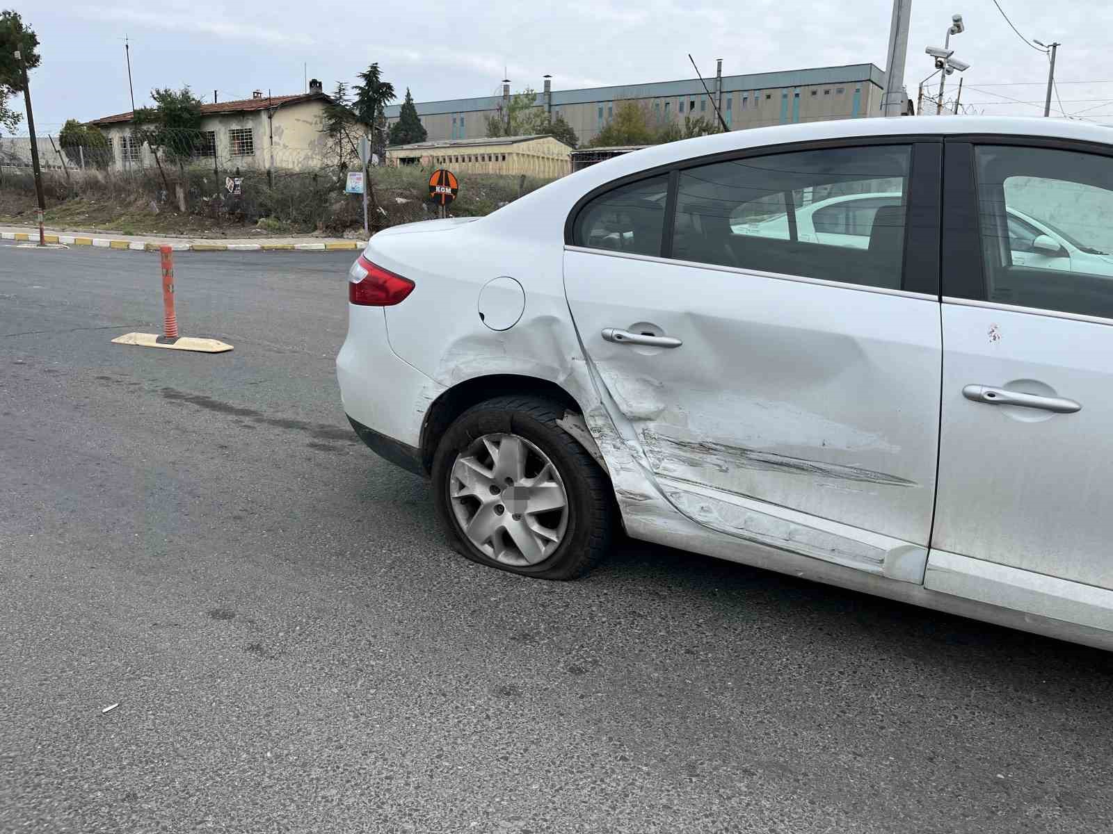 Tekirdağ&rsquo;da kontrols&uuml;z d&ouml;n&uuml;ş yapan ara&ccedil; kazaya neden oldu: 1 yaralı
