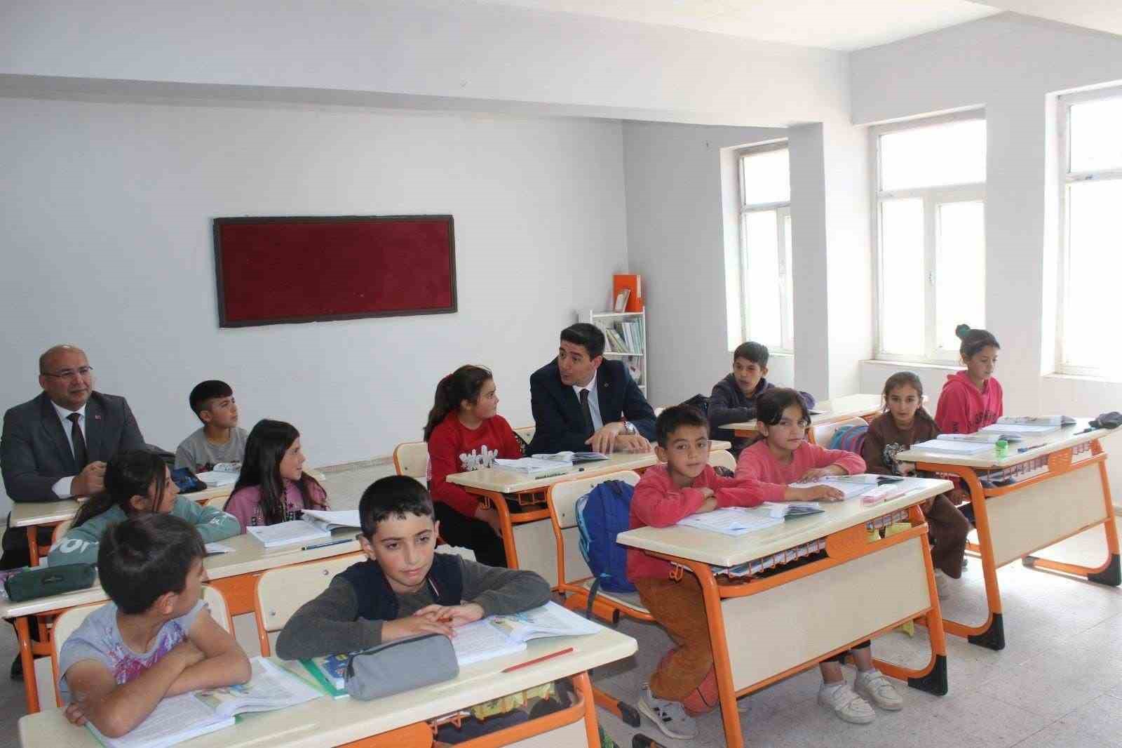 Kaymakam Erdoğan’dan okul ziyaretleri