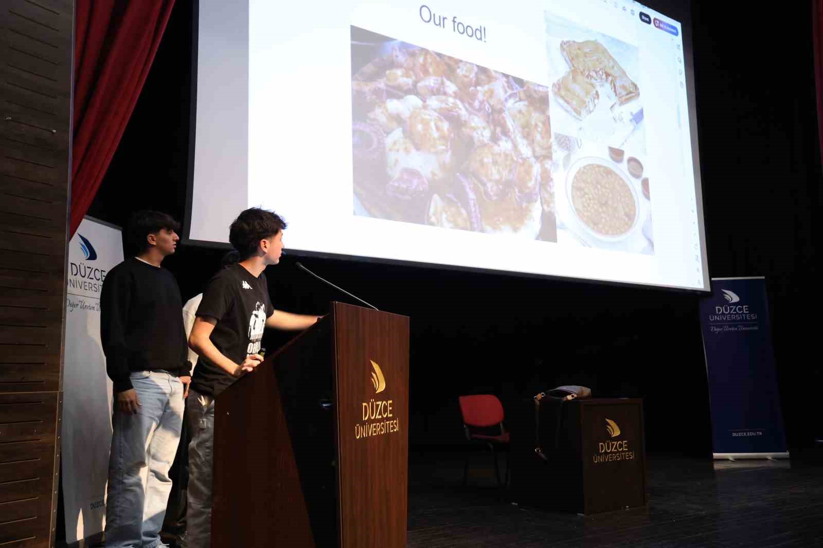 Düzce Üniversitesi&rsquo;nde ülkelerini tanıttılar