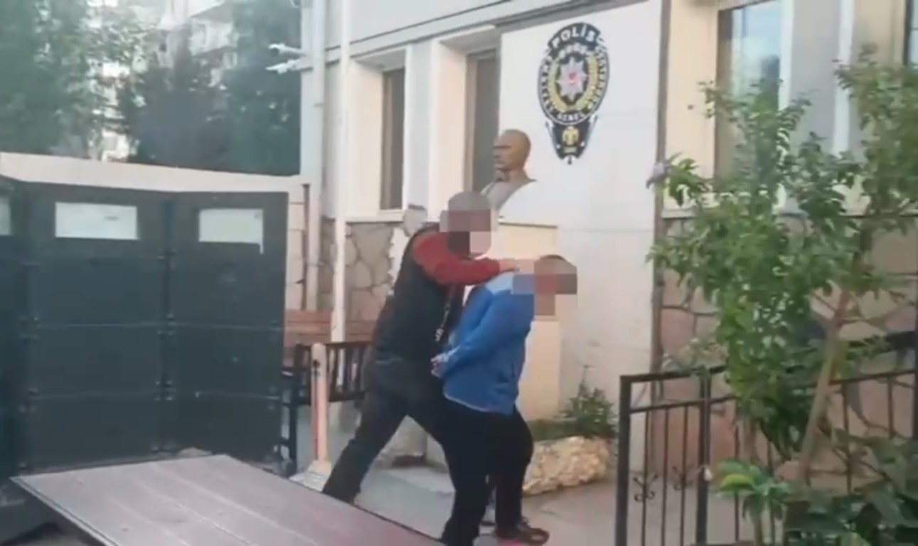 İzmir’de şafak operasyonu: 173 aranan şahıs yakalandı
