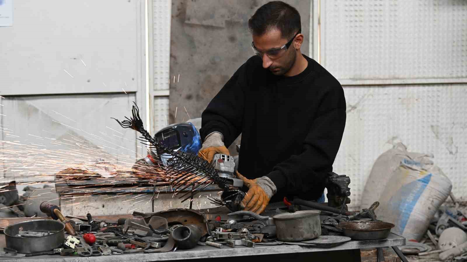 Hurdaları aile mesleği olan balık&ccedil;ılık fig&uuml;rlerine d&ouml;n&uuml;şt&uuml;r&uuml;yor
