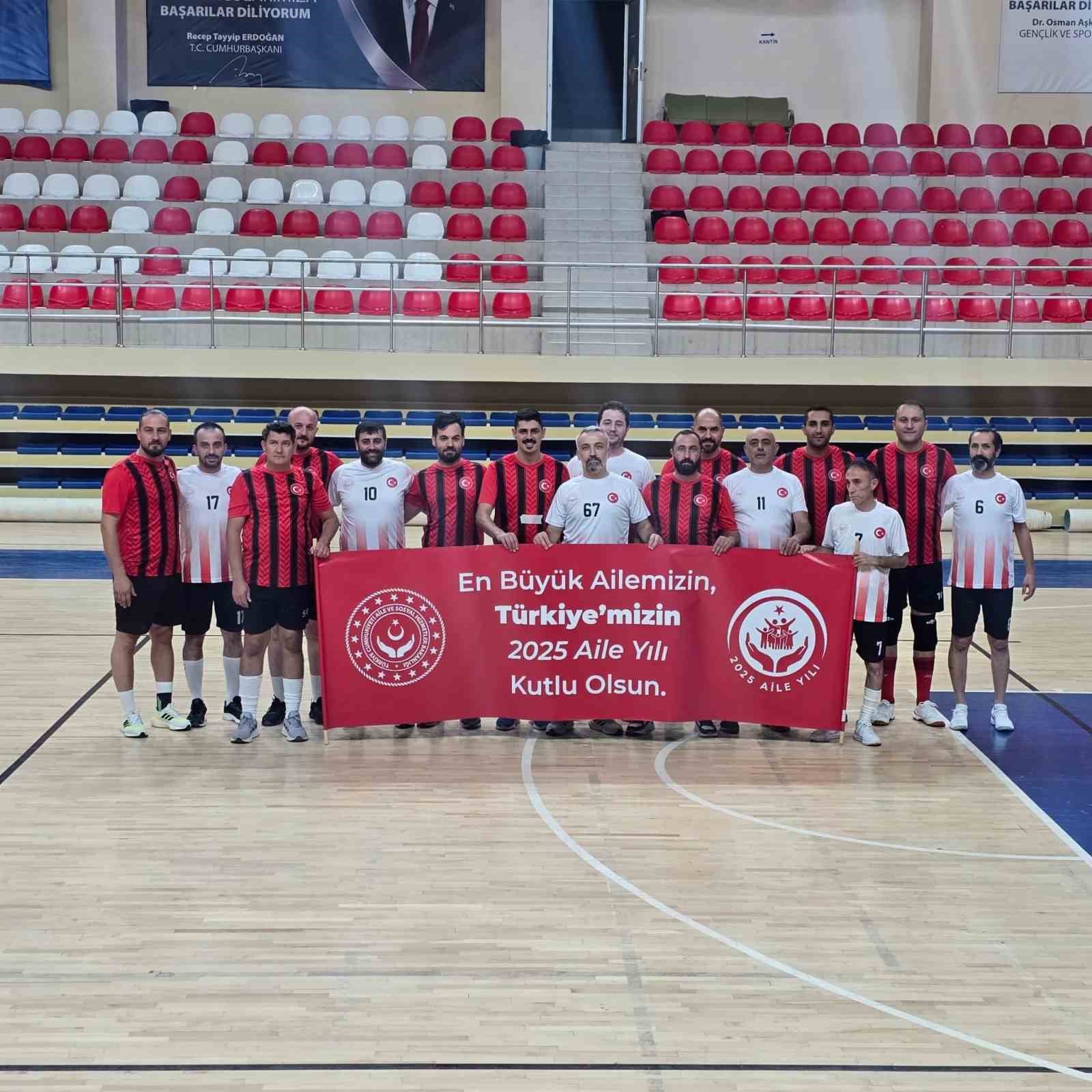 Bilecik Aile Ve Sosyal Hizmetler takımı voleybol çeyrek finalinde