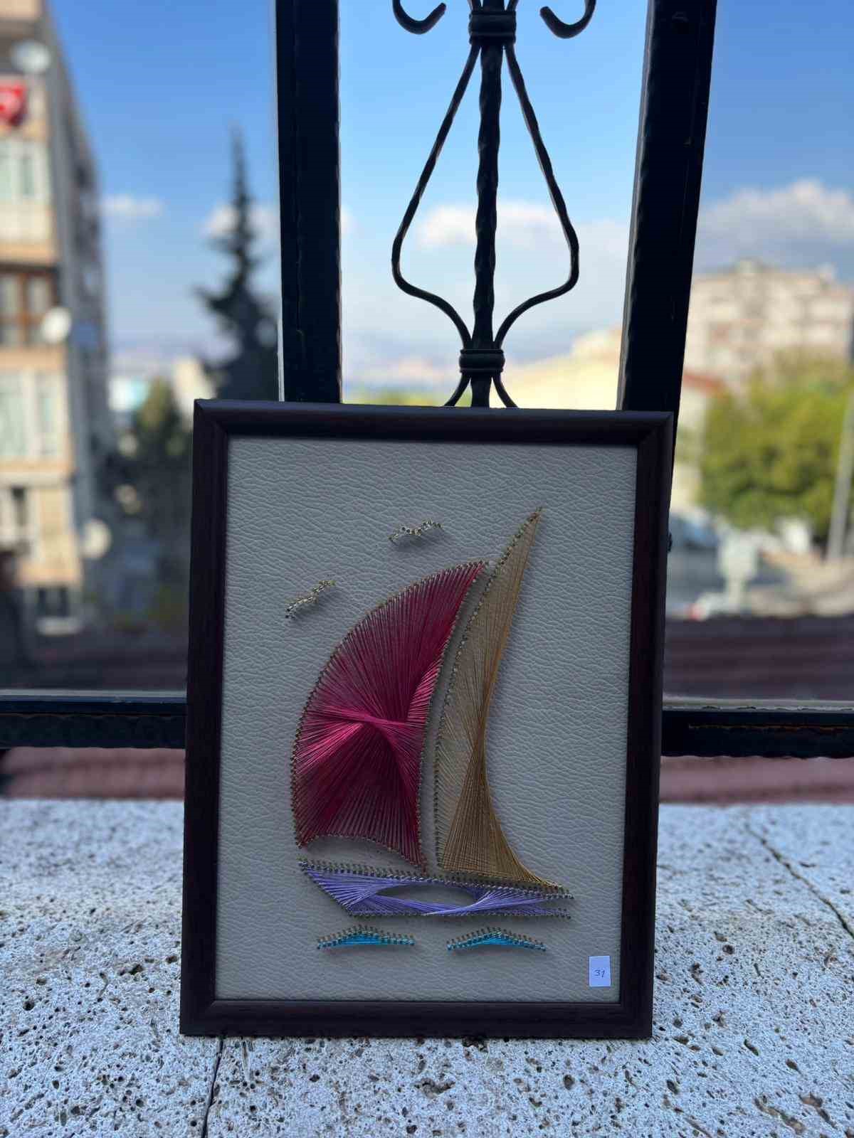 &Ccedil;ivi ile Telin Aşkı: Sabırla ilmek ilmek dokunan eserler sanatseverlerle buluşuyor
