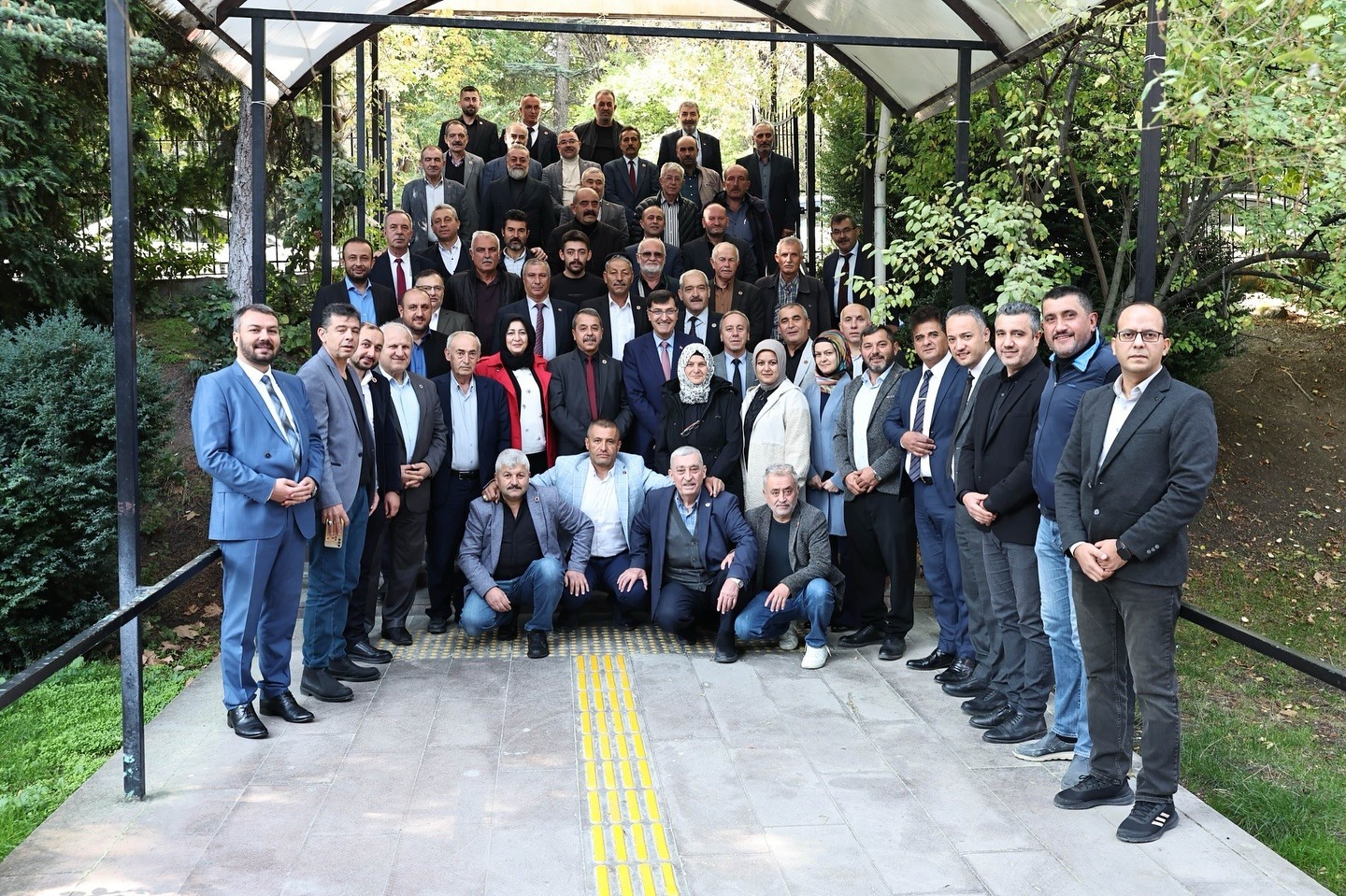 Başkan Kahveci, muhtarlarla bir araya geldi