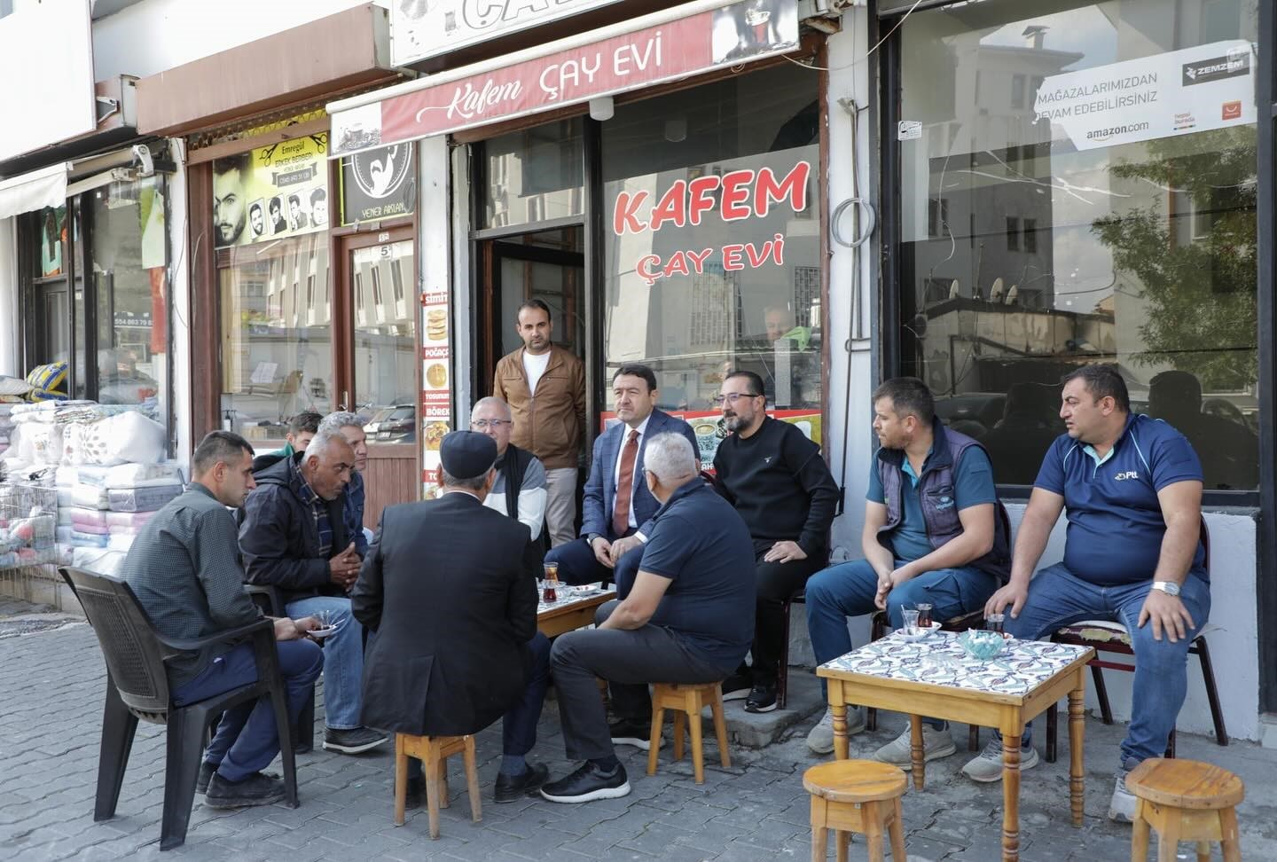 Vali Işın, Balıklı Mahallesi esnafıyla buluştu
