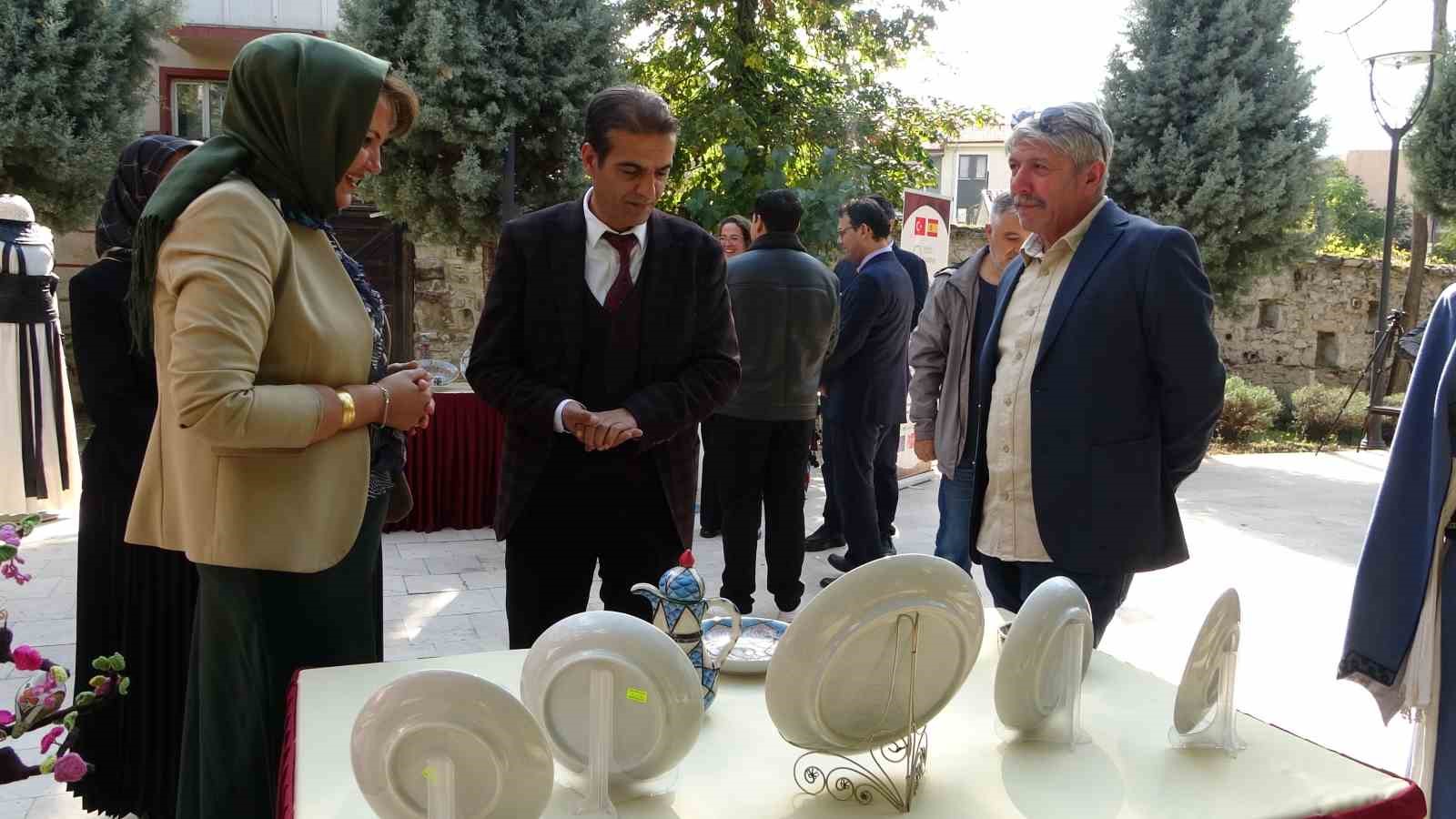 K&uuml;tahya&rsquo;da "D&uuml;ğ&uuml;n&uuml;m&uuml;z Var" projesinde katılım belgeleri takdim edildi
