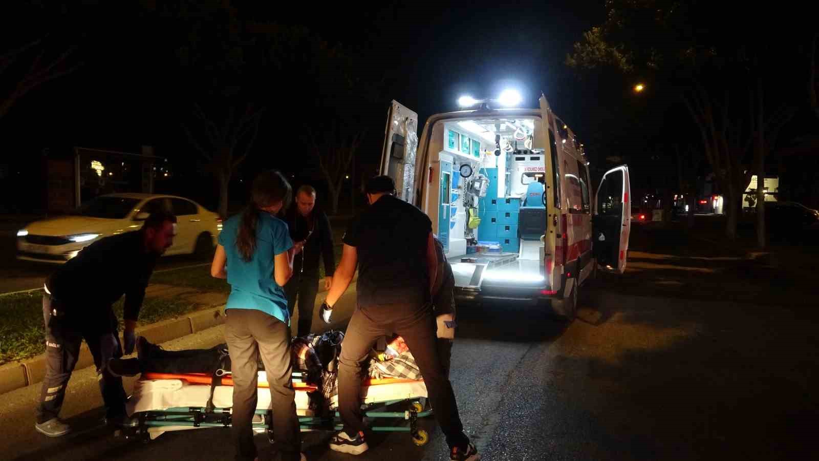 Antalya’da halk otobüsünün çarptığı yaya yaralandı