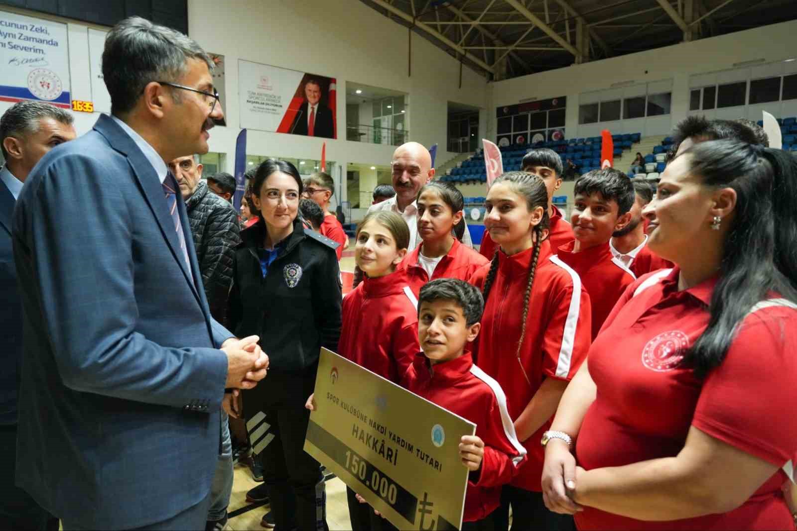 Amatör Spor Kulüplerine nakdi yardım desteği

