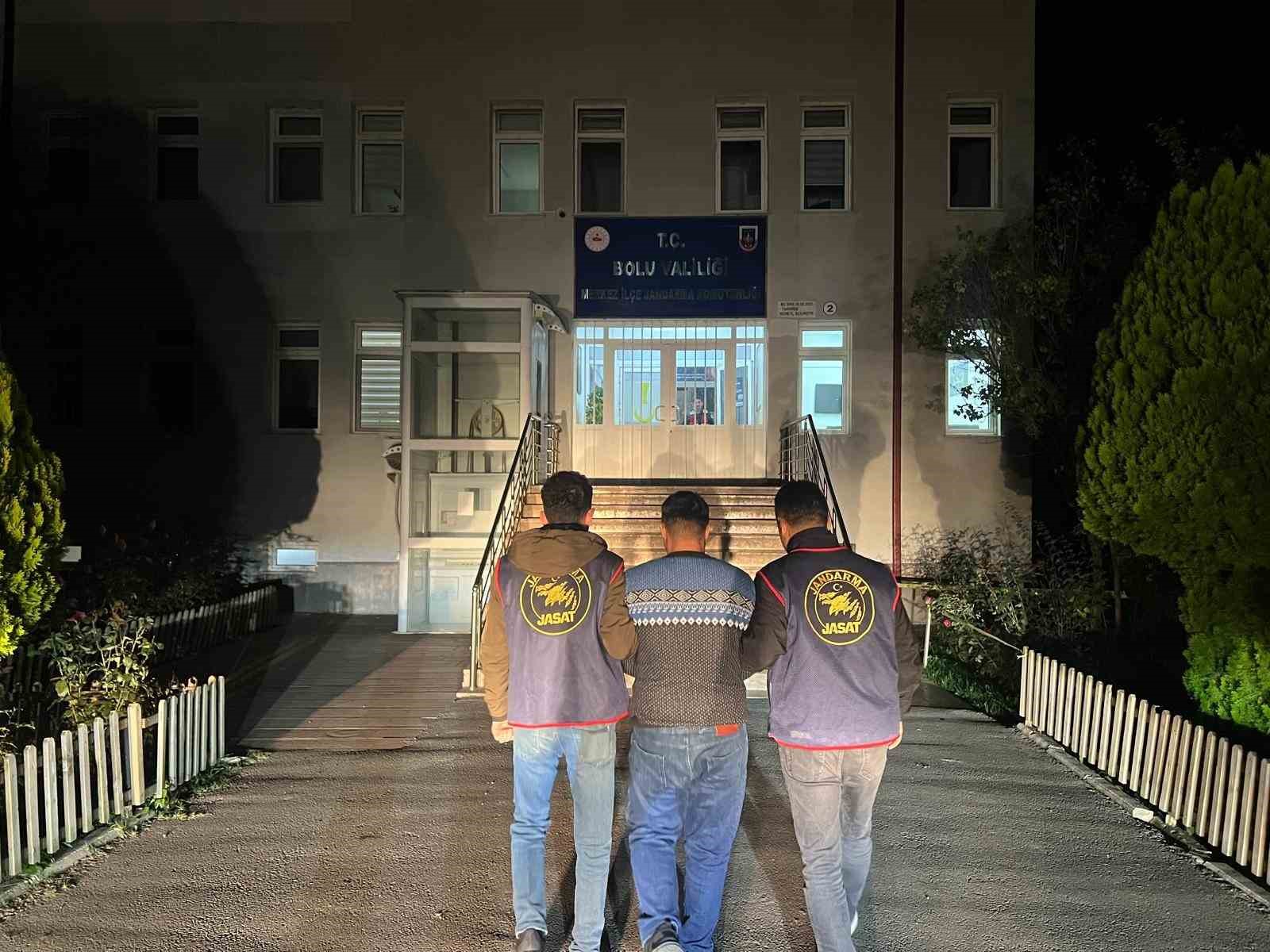 Bolu&rsquo;da 13 yıl kesinleşmiş hapis cezası bulunan aranan şahıs yakalandı
