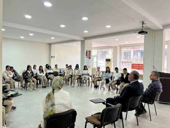 Şırnak&rsquo;ta geleceğin meslek elemanları sosyal hizmetleri yerinde tanıdı
