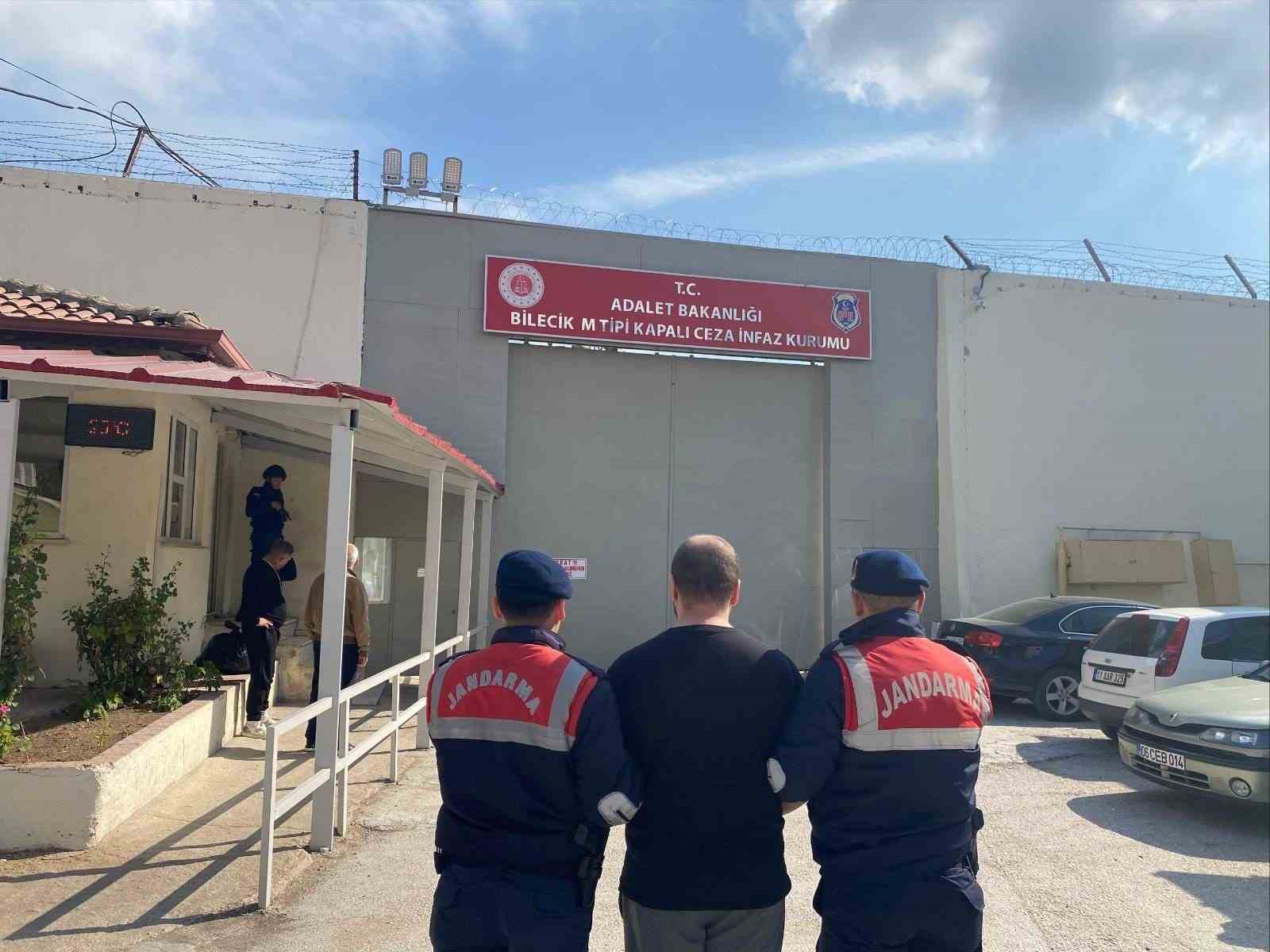 Hırsızlık suçundan aranan şahıs yakalandı