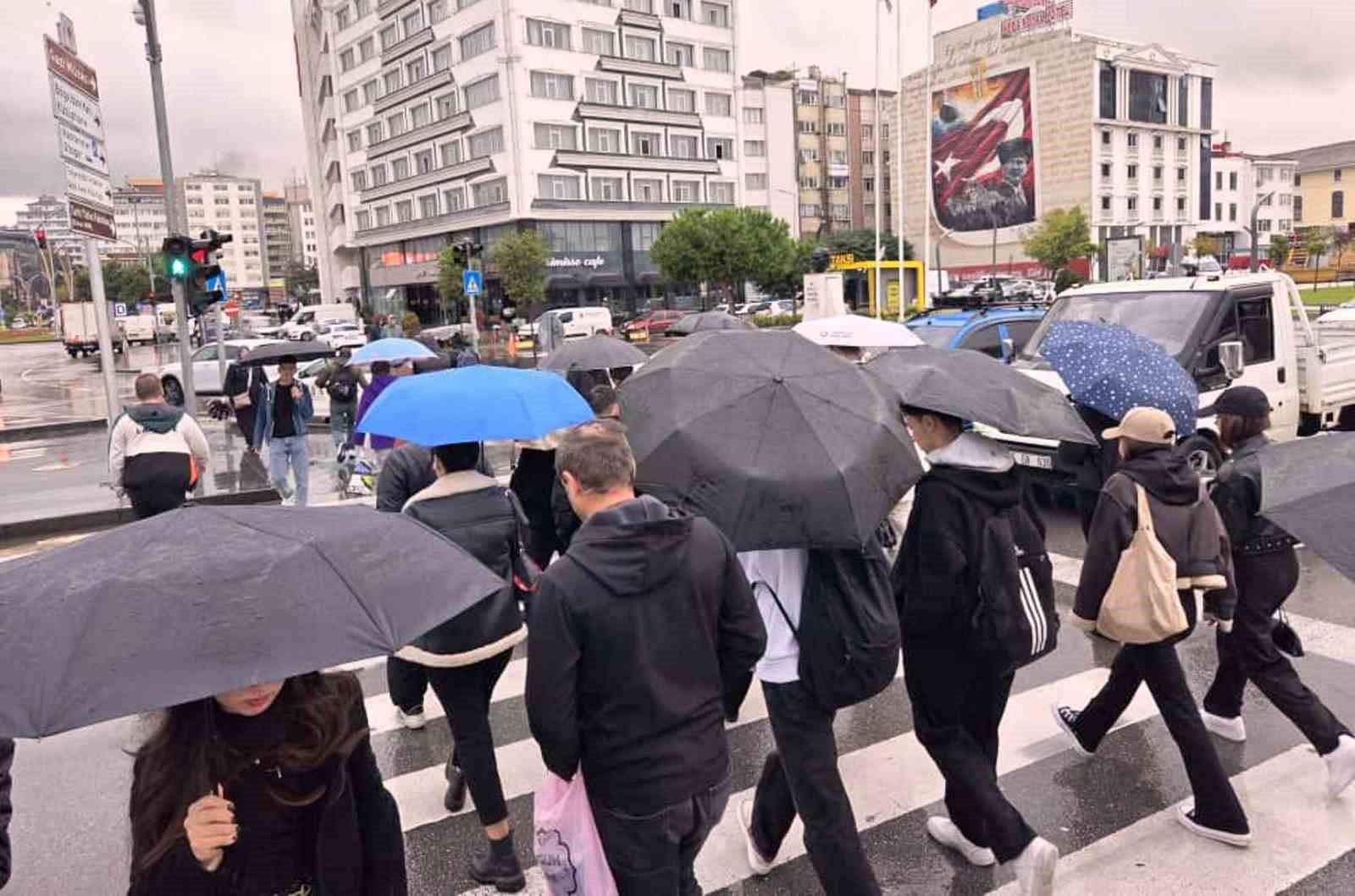 Samsun’da yağmur etkili oldu