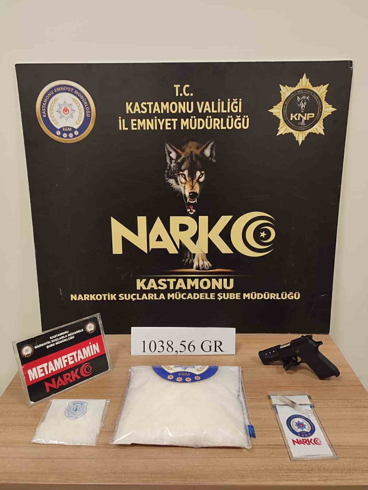 Tosya’da tıra zulalanmış uyuşturucu ele geçirildi: 1 tutuklama
