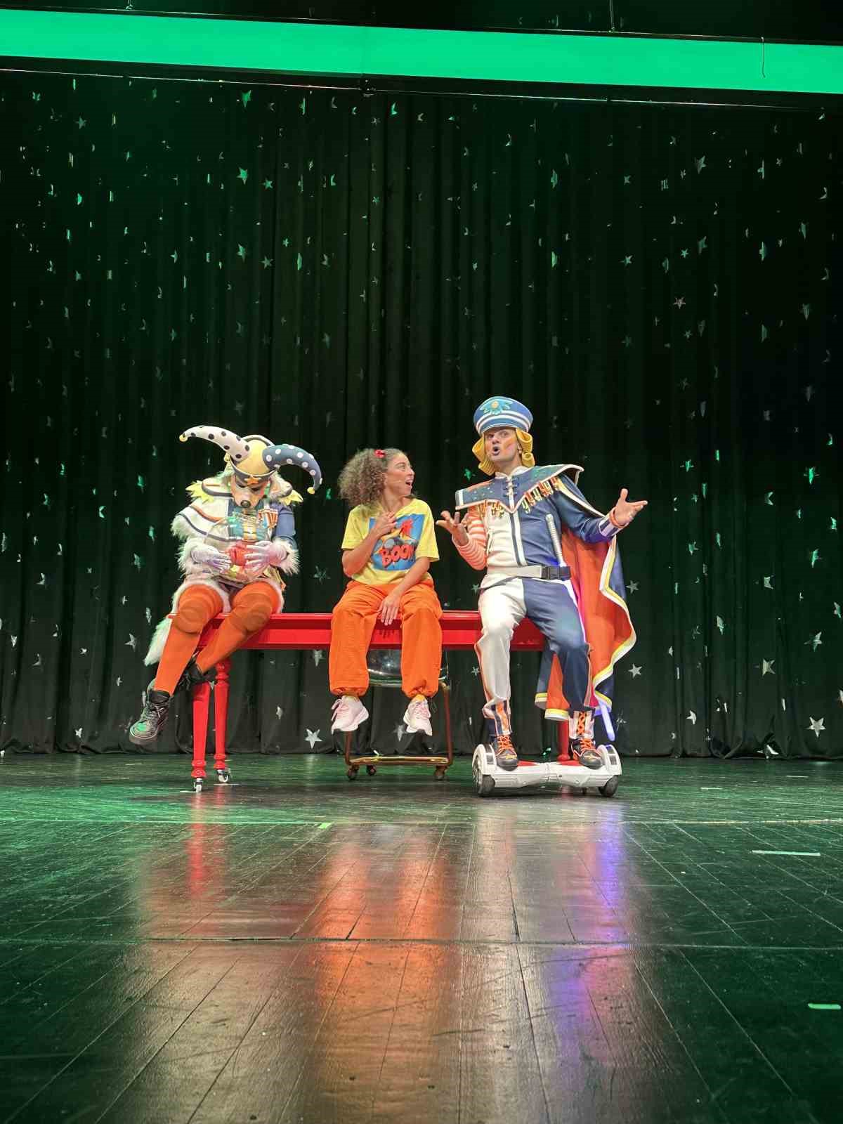 Kocaeli Şehir Tiyatrosu, ekim ayında sanatseverlerle buluşuyor