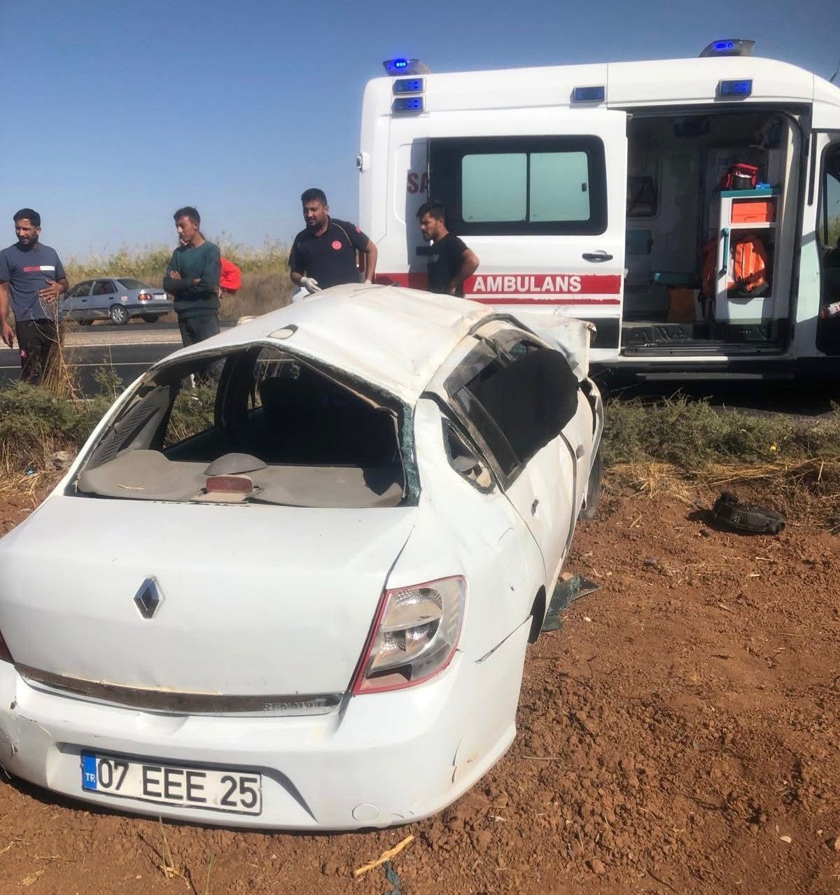 Şanlıurfa’da otomobil devrildi: 2 yaralı